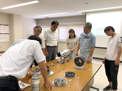 工場見学の様子